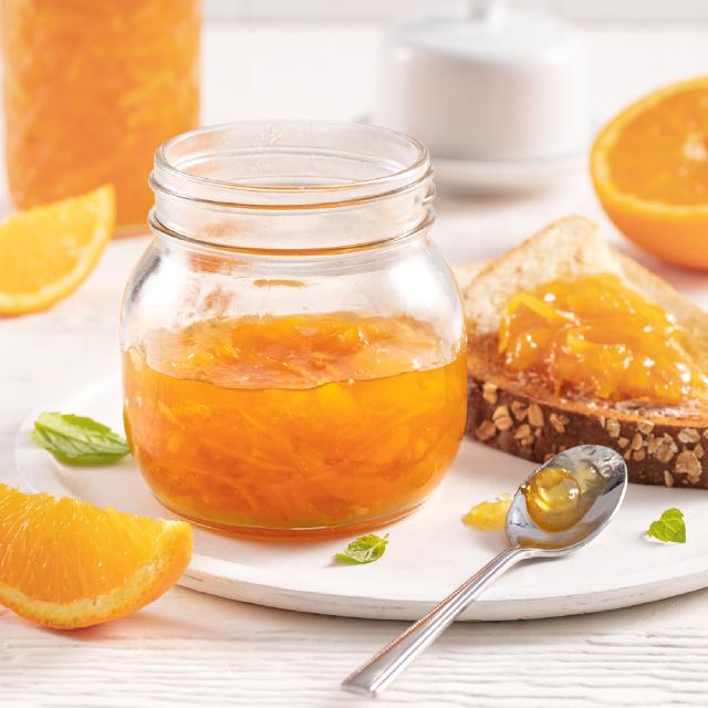 un pot de marmelade d'oranges amères