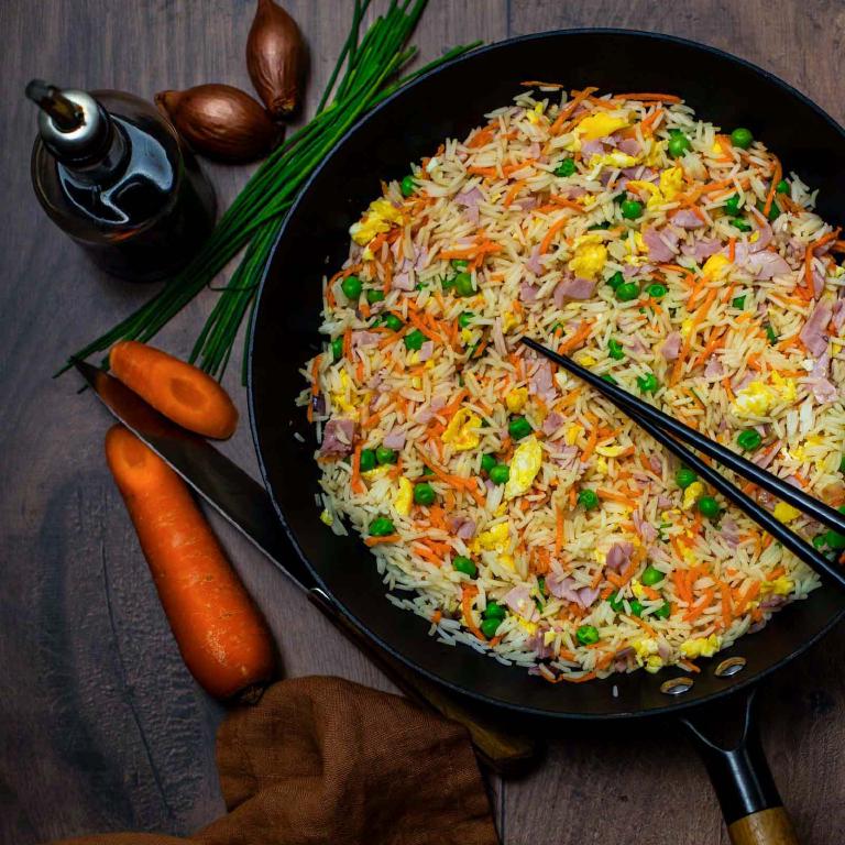 un plat de riz cantonais