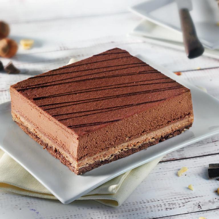image de royal au chocolat, saupoudré de cacao amer