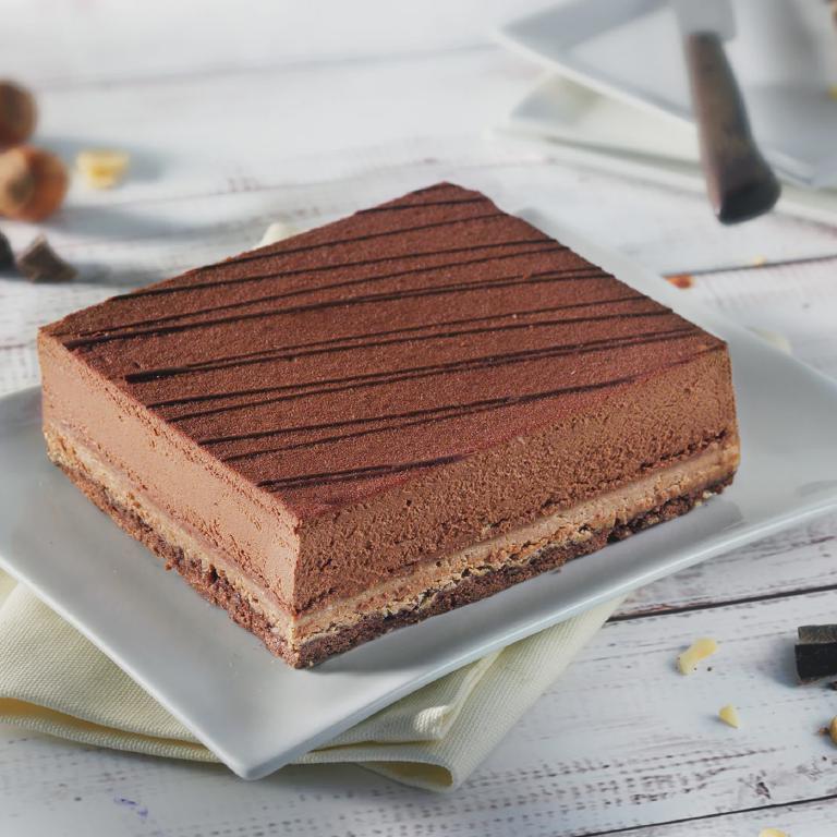image de royal au chocolat, saupoudré de cacao amer