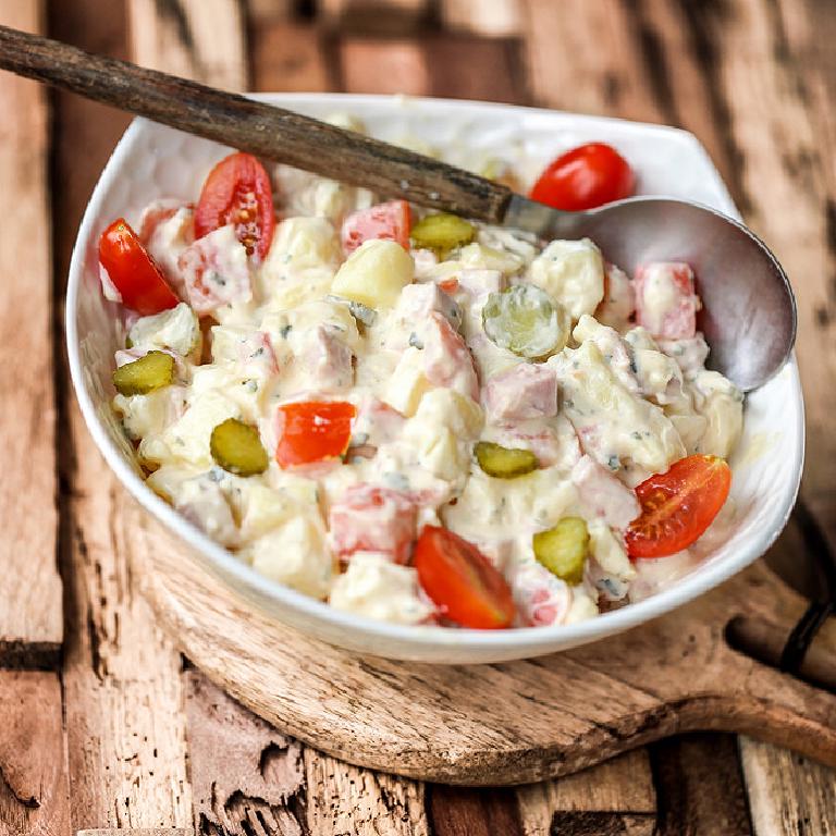 une assiette de salade piémontaise