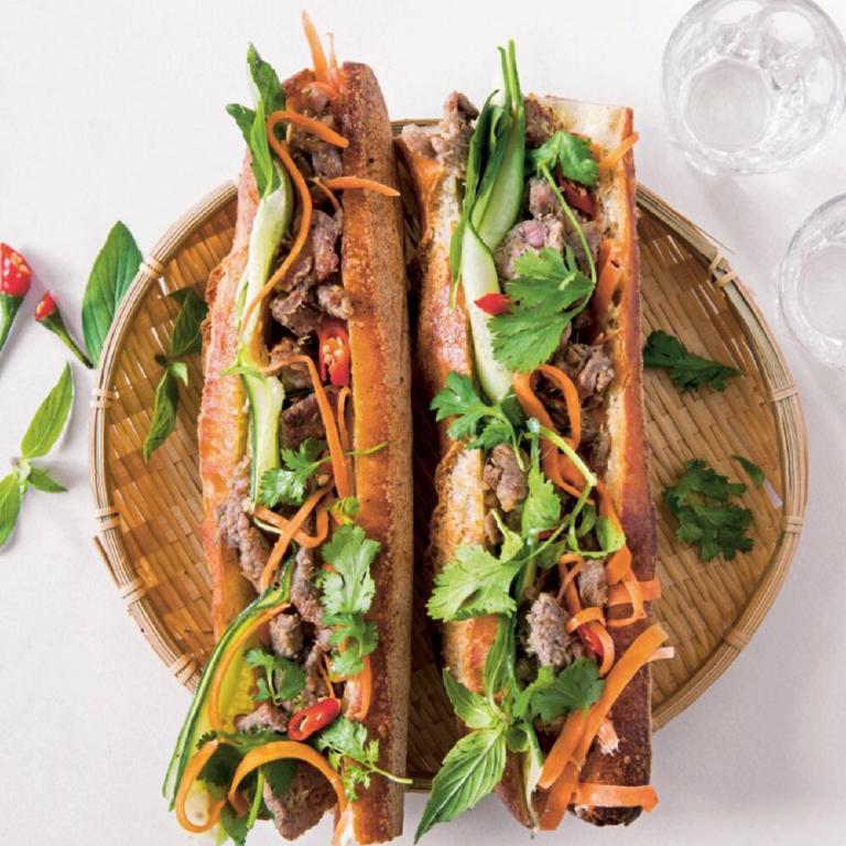 Deux sandwiches vietnamiens, banh mi